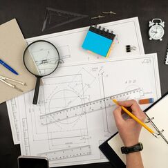 Обложка курса 'Основы инженерной графики и машиностроительного черчения'