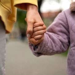 Поддержка семей с детьми с ОВЗ: советы и психологическая помощь родителям
