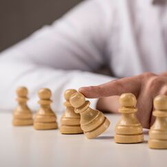 Обложка курса 'Методы и стратегии управления рисками в организации'