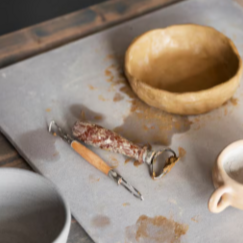 Обложка курса 'Керамика для кухни: стильные и удобные изделия ручной работы'