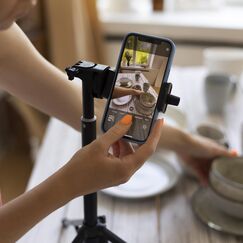 Обложка курса 'Мастерство визуального контента: мобильное фото и видео редактирование'