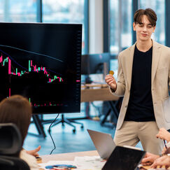 Обложка курса 'Трейдинг и инвестирование: стратегии успеха на финансовых рынках'