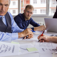 Обложка курса 'Экспертный менеджмент: организация менторинга проектов в предпринимательстве'