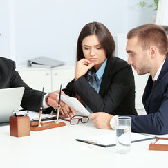 Обложка курса 'Специфика судебного производства: юридическая риторика и оформление документов'