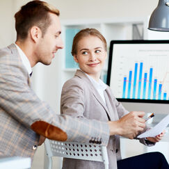 Обложка курса 'Маркетинг и продажи: стратегии и инструменты для успешного бизнеса'