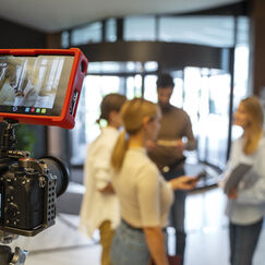 Обложка курса 'Event-менеджмент и видеопродакшн: от концепции до успешной реализации'