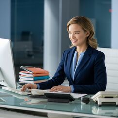 Обложка курса 'Организация деятельности специалиста-менеджера по платежным услугам'