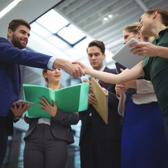 Обложка курса 'Коучинг в государственных организациях: работа с руководителями высшего звена'