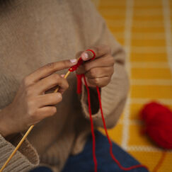 Обложка курса 'Вязание как метод арт-терапии'