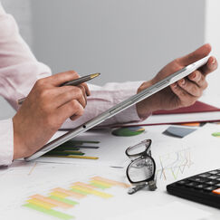 Обложка курса 'Финансовое планирование и оценка бизнеса для инвестирования'