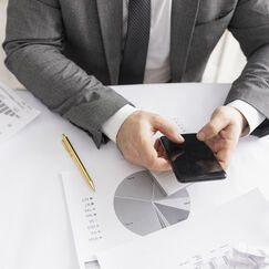 Обложка курса 'Маркетинговая стратегия электронной коммерции'