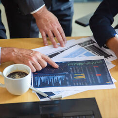 Обложка курса 'Финансовое моделирование и управление инвестиционными проектами'