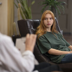 Обложка курса 'Аномальное психологическое развитие и психологическая травма'