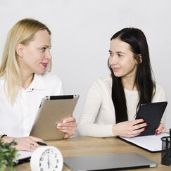 Обложка курса 'Основы профессиональной деятельности эксперта в области индивидуального консультирования'