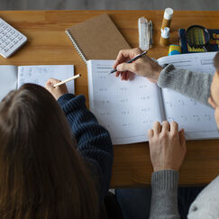 Обложка курса 'Организационно-педагогические условия для определения готовности к школе'