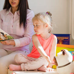 Обложка курса 'Специфика деятельности по присмотру и уходу за детьми дошкольного возраста'