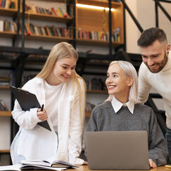 Обложка курса 'Менеджмент в образовании'