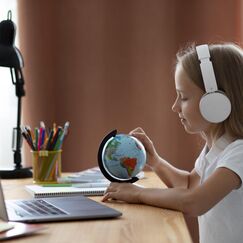 Обложка курса 'Содержание и технологии школьного географического образования в условиях реализации ФГОС'