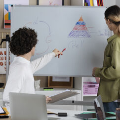 Обложка курса 'Проектирование и разработка индивидуального образовательного маршрута обучающегося при получении дополнительного образования как способ повышения качества образовательной деятельности'