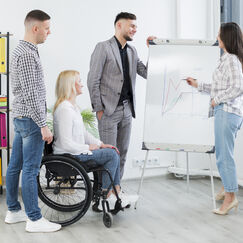 Обложка курса 'Организация образовательного процесса для обучающихся с ограниченными возможностями здоровья'