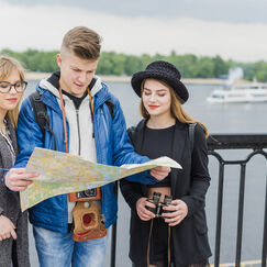 Обложка курса 'Экскурсоведение: основы организации экскурсионной деятельности'