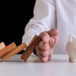 Обложка курса 'Финансовый риск-менеджмент'