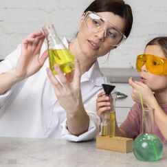 Обложка курса 'Современные методики и цифровые технологии в преподавании химии'