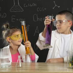 Обложка курса 'Преподавание химии: методики, цифровизация и внеурочная деятельность'