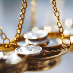 Обложка курса 'Судебные процессы и взыскание убытков: правовые аспекты и процедуры'