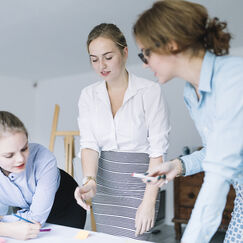 Обложка курса 'Организация деятельности педагога-дефектолога: специальная педагогика и психология (работа с обучающимися с нарушением интеллекта, с тяжелыми и множественными нарушениями развития)'