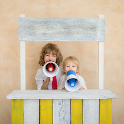 Обложка курса 'Этапы развития речи: от первых звуков до полноценной коммуникации'