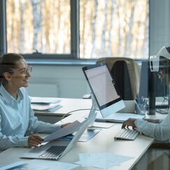 Обложка курса 'Искусственный интеллект как помощник в поиске работы'