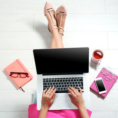 Обложка курса 'Эффективная работа с Wildberries: от создания личного кабинета до выбора продукта'