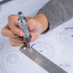 Обложка курса 'Основы поверки и калибровки геометрических средств измерений'