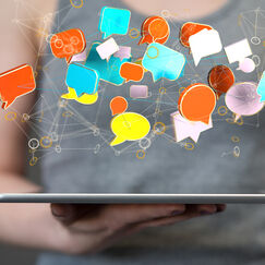 Обложка курса 'Введение в медиакоммуникации'