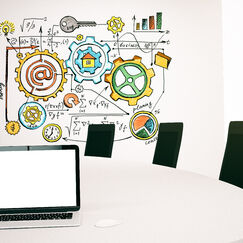 Обложка курса 'Проектный подход к рекламе: эффективные стратегии и инструменты'