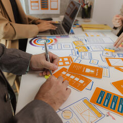 Обложка курса 'Брендинг и архитектура бренда: создание уникальности и цельности в маркетинге'