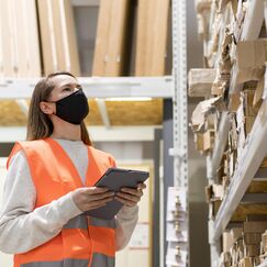 Обложка курса 'Основные аспекты безопасной эксплуатации стеллажей в соответствии с ГОСТ Р 55525-2017'