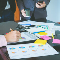 Обложка курса 'Стратегическое планирование и маркетинговые коммуникации'