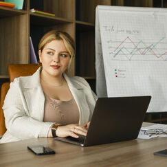 Обложка курса 'Мастер делового администрирования: методы исследований в бизнесе'