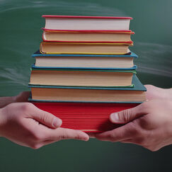 Обложка курса 'Волонтерство: история, типы и роль в образовании'