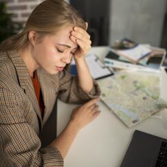 Обложка курса 'Преодоление страхов и тревожности в современном мире'