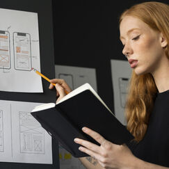 Обложка курса 'Дизайн образования будущего: моделирование и UX/UI'