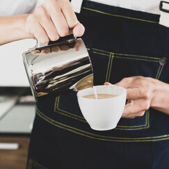 Обложка курса 'Бариста: основы приготовления кофе и кофейных напитков'