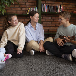 Обложка курса 'Организация психолого-педагогической и социальной работы с несовершеннолетними'