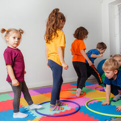 Обложка курса 'Осанка и развитие детей дошкольного возраста'