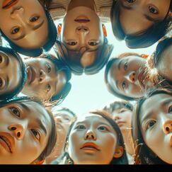 Обложка курса 'Влияние массовой культуры на общество и сознание'