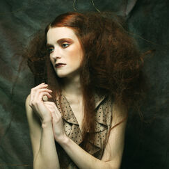 Обложка курса 'Женская идентичность в 21 веке'