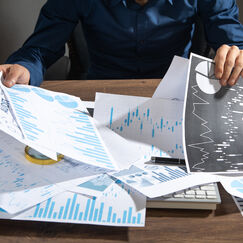 Обложка курса 'Финансовый менеджмент и управление рисками'