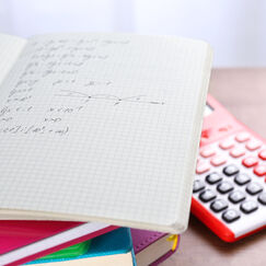 Обложка курса 'Математические методы и принципы в решении задач'